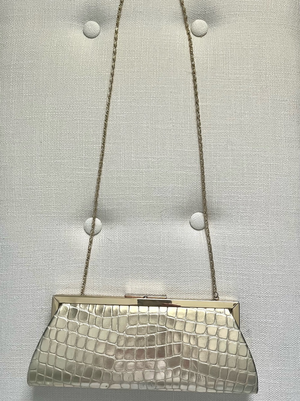 Jessica McClintock Cream Croc-Embossed Chain Shoulder Clutch